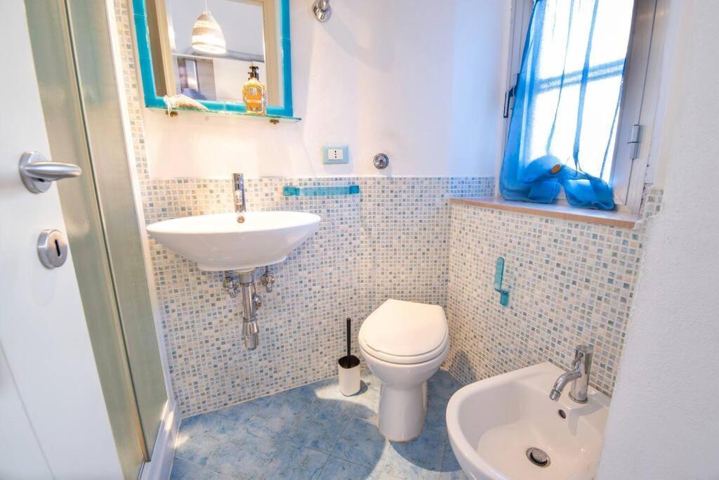 Appartamento Sirena A 2 Passi Dal Mare 피옴비노 외부 사진