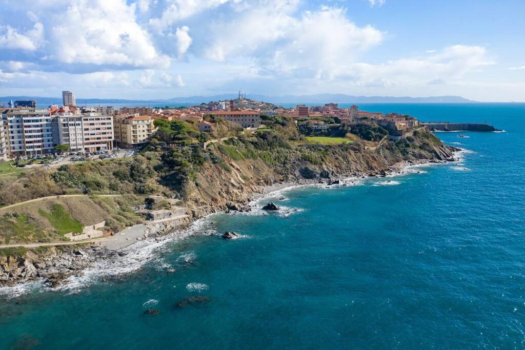 Appartamento Sirena A 2 Passi Dal Mare 피옴비노 외부 사진
